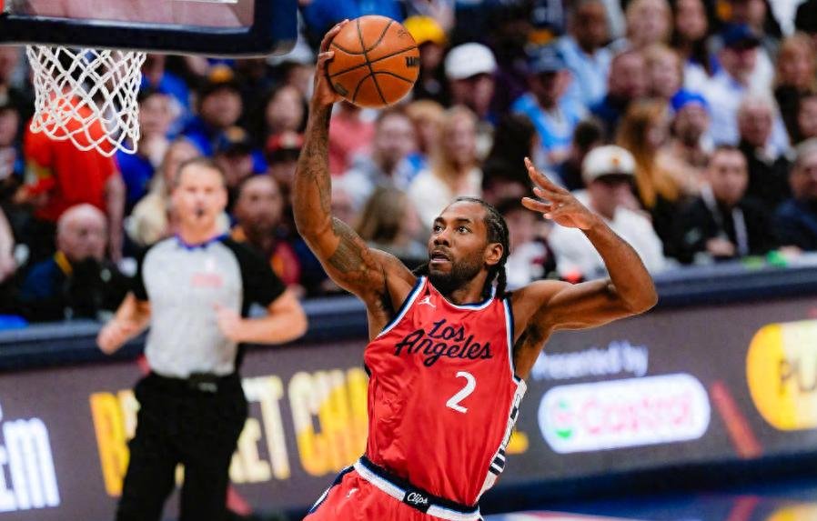 TheShy在篮网比赛中领先优势明显，险胜引发热议！(theshy的第一场lpl)