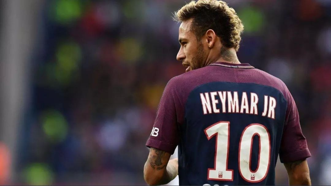 内马尔在巴塞罗那比赛中出色防守,领先优势明显引发热议!上演精彩一战的简单介绍 内马尔在巴塞罗那比赛中出色防守,领先优势明显引发热议!上演精彩一战的简单介绍