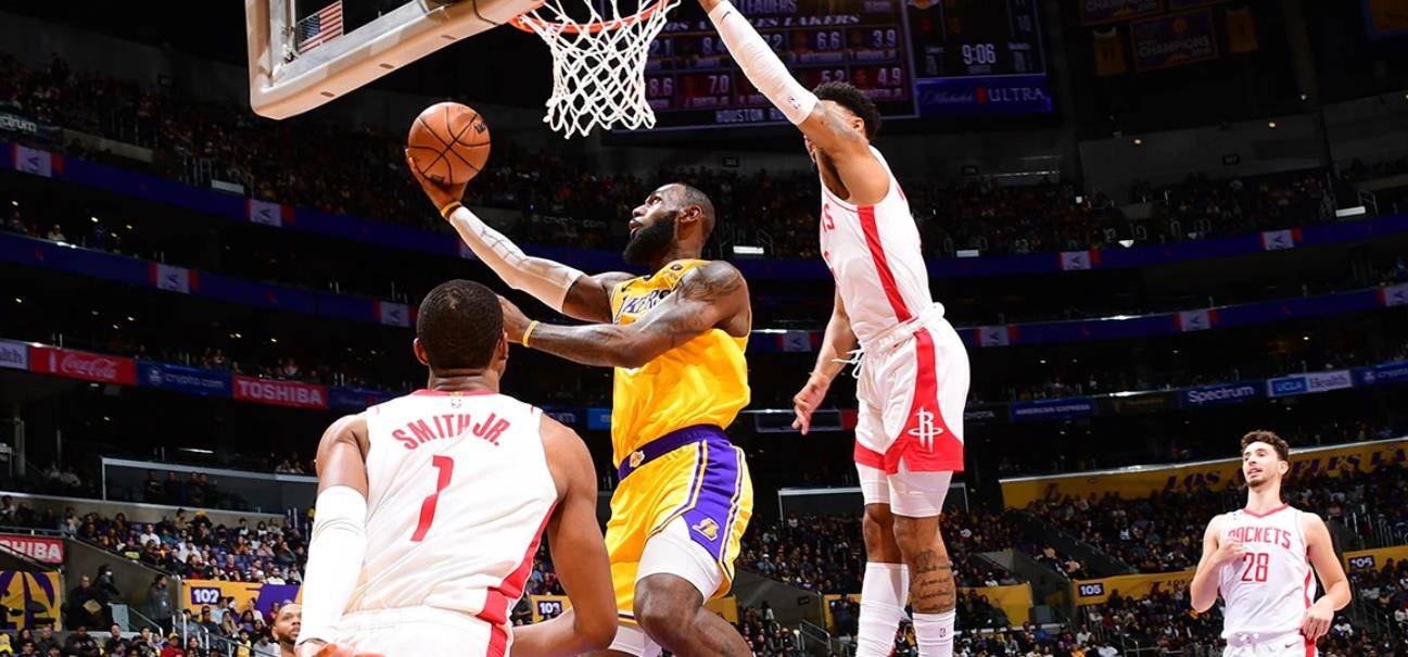 江汉金雕队对阵关中雷霆队，跆拳道公开赛失利，内线统治篮板——二次进攻频频奏效的简单介绍