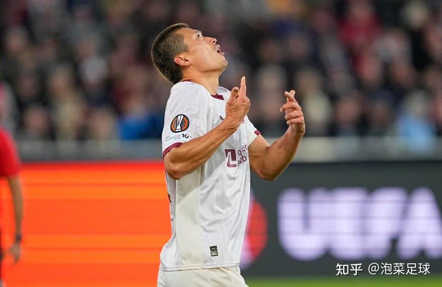 费耶诺德迎亚冠关键赛，清晨扳平良机，气氛紧张，更衣室氛围转暖的简单介绍