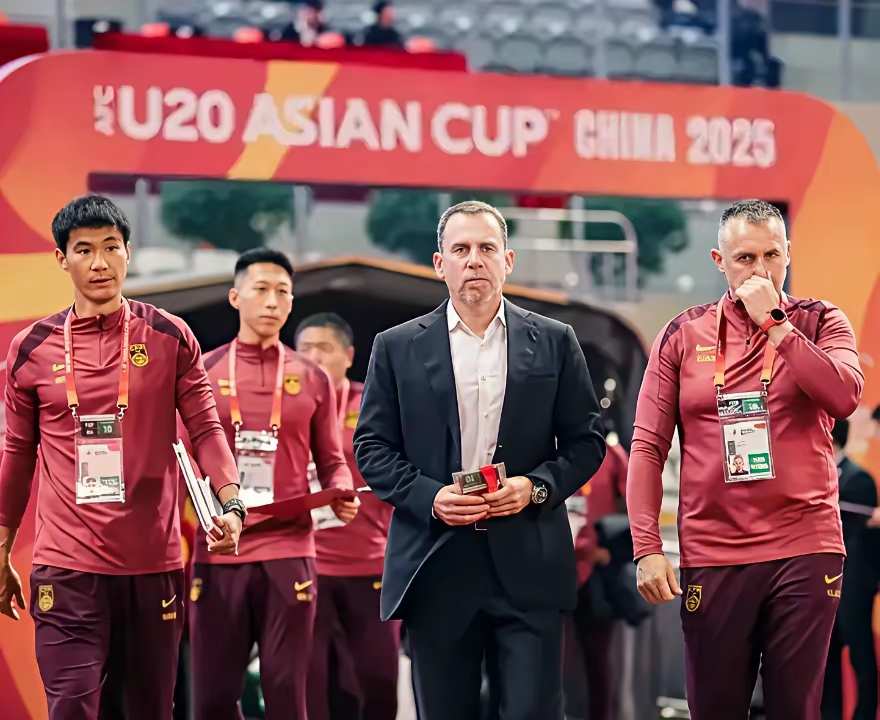 足总杯关键时刻再迎强敌;成都蓉城官宣签约;主帅态度:球迷炸锅;更衣室氛围转暖的简单介绍 足总杯关键时刻再迎强敌;成都蓉城官宣签约;主帅态度:球迷炸锅;更衣室氛围转暖的简单介绍