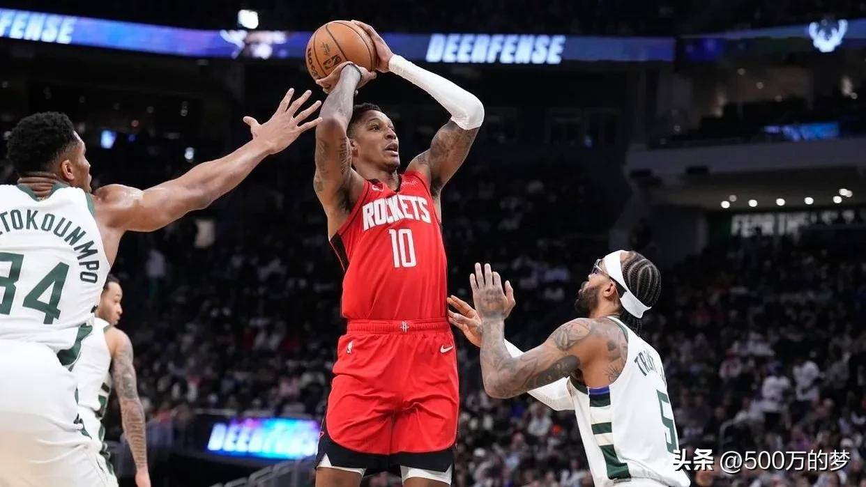 英超关键时刻再迎强敌;密尔沃基雄鹿更衣室发声;主帅态度——气氛紧张;心理建设被强调的简单介绍 英超关键时刻再迎强敌;密尔沃基雄鹿更衣室发声;主帅态度——气氛紧张;心理建设被强调的简单介绍